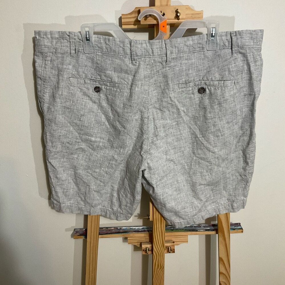 Goodfellow and Co. every wear flat front men’s shorts 9 inch inseam, gray size 3 - Picture 2 of 7